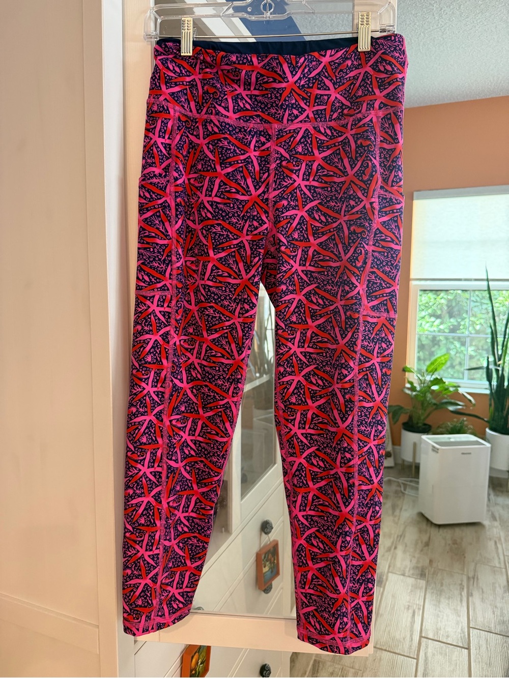 Lilly Pulitzer Passion Fruit Pink Star Searching Large  Leggings
